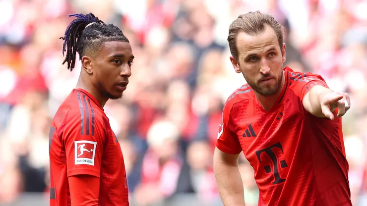 Michael Olise e Harry Kane pelo Bayern de Munique. (Foto: Alexander Hassenstein/Getty Images)