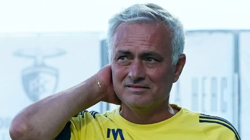 O técnico José Mourinho antes do início do amistoso de pré-temporada. Foto: Gualter Fatia/Getty Images