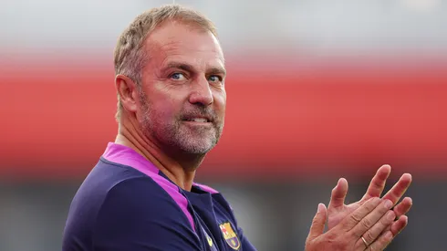 Hansi Flick, técnico do Barcelona. (Foto: Judit Cartiel/Getty Images)