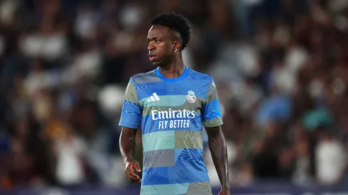 Vinicius Júnior em aquecimento pré-jogo do Real Madrid