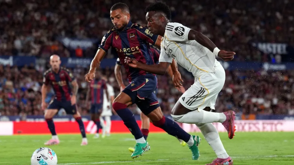 Xabi Alonso destacou o rendimento de Vinicius Júnior em Real Madrid x Levante (foto: Aitor Alcalde/ Getty Imagens)