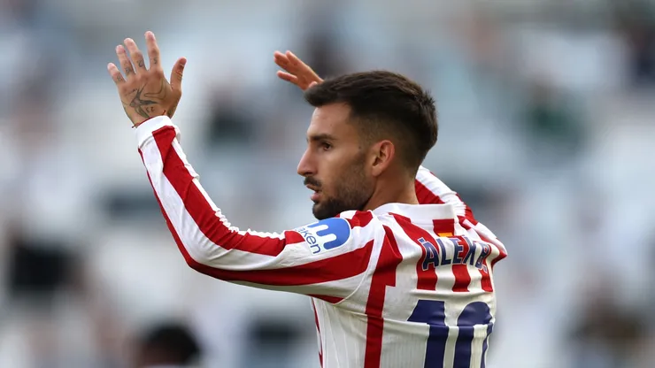 Baena durante jogo de pré-temporada contra o Newcastle (Foto: George Wood/Getty Images)
