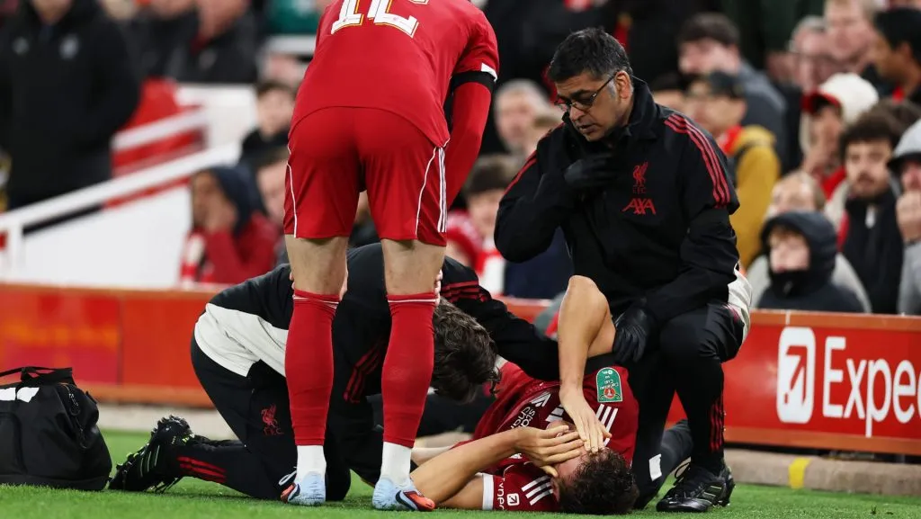 Giovanni Leoni sofreu uma lesão de LCA na estreia pelo Liverpool. Foto: Stu Forster/Getty Images