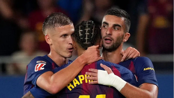 Após a pausa FIFA, o Barcelona lida com múltiplas baixas: Lewandowski com rotura muscular, Dani Olmo e Ferran Torres lesionados, e Raphinha fora de treinos. (Photo by Alex Caparros/Getty Images)