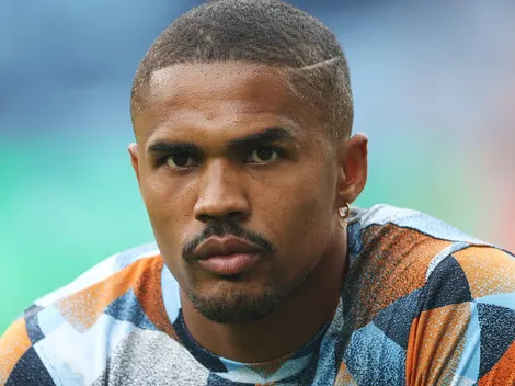 Al-Ittifaq pode fechar com Douglas Costa, ex-Grêmio