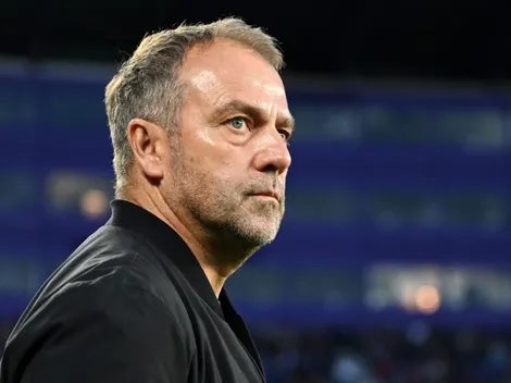 Hansi Flick comenta cirurgia de Gavi e fala em apoio no Barcelona