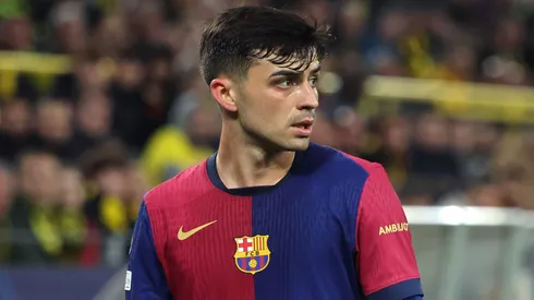 Pedri no Barcelona é a junção de Xavi e Iniesta, diz Scholes. (Photo by Alex Grimm/Getty Images)