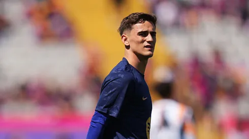 Gavi em ação pelo Barcelona.