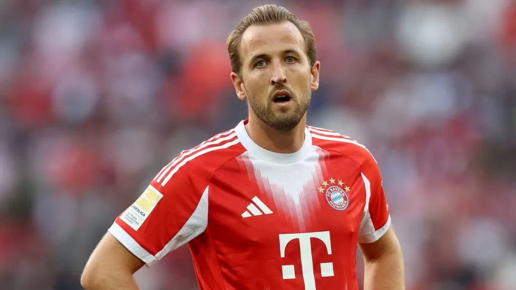Kane, alvo do Barcelona, em ação com o Bayern (Photo by Alexander Hassenstein/Getty Images)