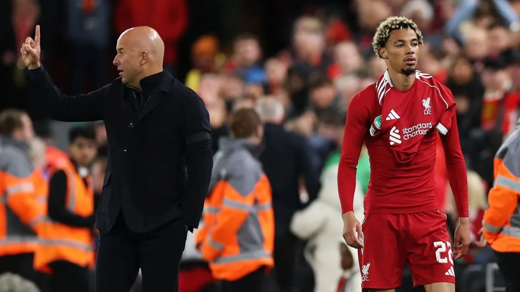 Ekitiké foi expulso aos 41 minutos do segundo tempo (Foto: Stu Foster – Getty Images)