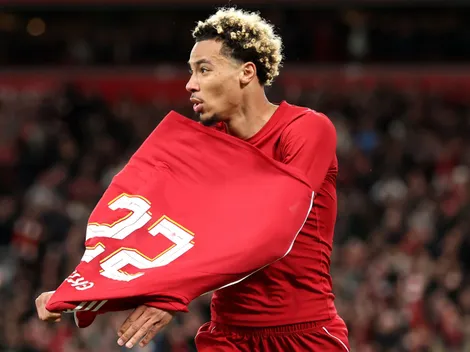 Liverpool vai multar Ekitiké após expulsão polêmica na Copa da Liga