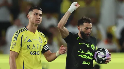 Cristiano Ronaldo, do Al-Nassr (esquerda) e Benzema, do Al-Ittihad (direita) (Foto: Yasser Bakhsh/Getty Images)