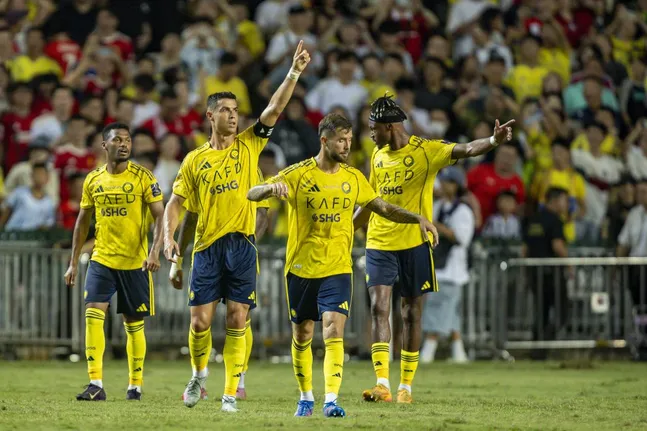 Cristiano Ronaldo, do Al-Nassr (E2), comemora após marcar seu gol durante a final da Supercopa Saudita entre Al-Nassr e Al-Ahli no Estádio de Hong Kong em 23 de agosto de 2025 em Hong Kong, China. Foto: Yu Chun Christopher Wong/Eurasia Sport Images/Getty Images