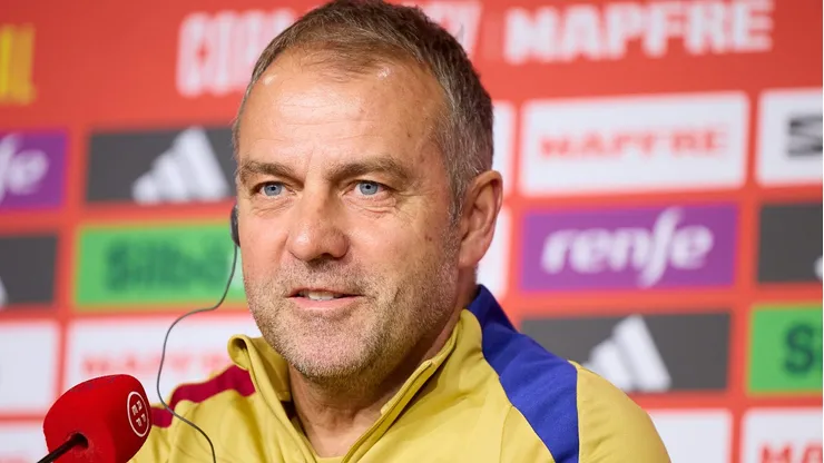 Hansi Flick não condena Joan García por falha em Real Oviedo x Barcelona. (Photo by Fran Santiago/Getty Images)
