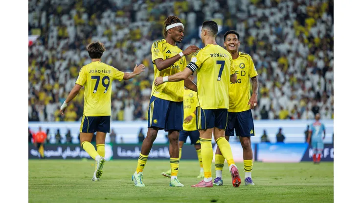 Cristiano Ronaldo comemora gol com colegas do Al-Nassr (Abdullah Ahmed/Getty Images)