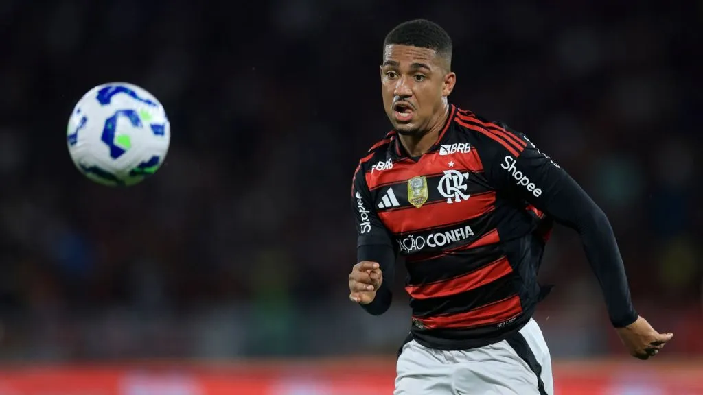 Samuel Lino em ação pelo Flamengo (foto: Buda Mendes/Getty Imagens)
