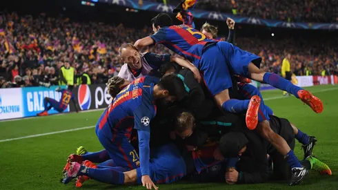 Time do Barcelona comemora ao marcar sexto gol. Foto: Laurence Griffiths/Getty Images