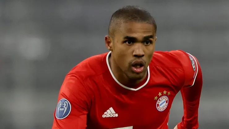 Douglas Costa quer voltar ao Grêmio. Foto: Alexander Hassenstein/Getty Images