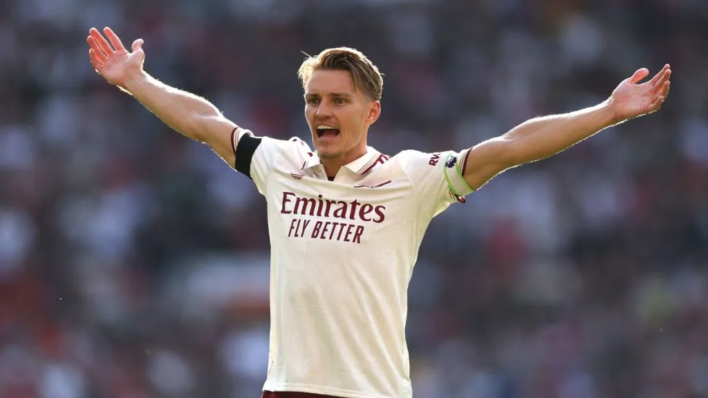 Ødegaard em jogo do Arsenal (foto: Stu Forster/Getty Imagens)