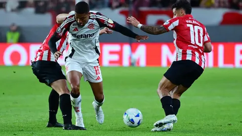 Ação foi realizada no começo do jogo entre Flamengo e Estudiantes