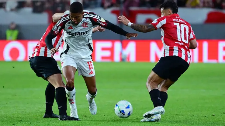 Ação foi realizada no começo do jogo entre Flamengo e Estudiantes