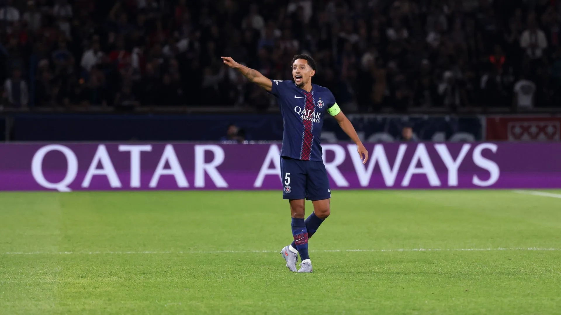 Marquinhos em jogo do PSG. Foto: Catherine Steenkeste/Getty Imagens