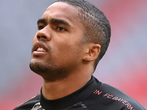 Douglas Costa abre mão de valores e tenta retorno ao Grêmio