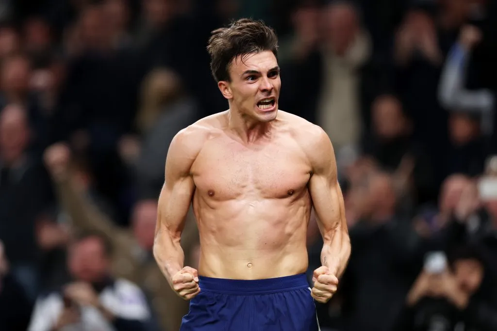 João Palhinha, do Tottenham Hotspur, comemora o primeiro gol de sua equipe durante a partida da Premier League entre Tottenham Hotspur e Wolverhampton Wanderers no Tottenham Hotspur Stadium em 27 de setembro de 2025 em Londres, Inglaterra. Foto: Justin Setterfield/Getty Images