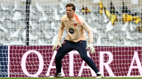 NEWCASTLE UPON TYNE, ENGLAND - SEPTEMBER 17: Wojciech Szczesny of FC Barcelona takes part in an exercise during a training session ahead of the UEFA Champions League 2025/26 League Phase MD1 against Newcastle United at St James' Park on September 17, 2025 in Newcastle upon Tyne, England. (Photo by George Wood/Getty Images)