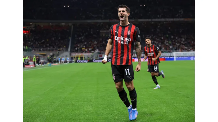 Christian Pulisic, do Milan, comemora após marcar o gol que deu ao time uma vantagem de 3 a 0 durante a partida das oitavas de final da Coppa Italia Frecciarossa entre Milan e US Lecce no Estádio Giuseppe Meazza em 23 de setembro de 2025 em Milão, Itália. Foto: Jonathan Moscrop/Getty Images