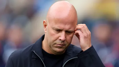 Arne Slot, treinador do Liverpool (Foto: Tom Dulat/Getty Images)