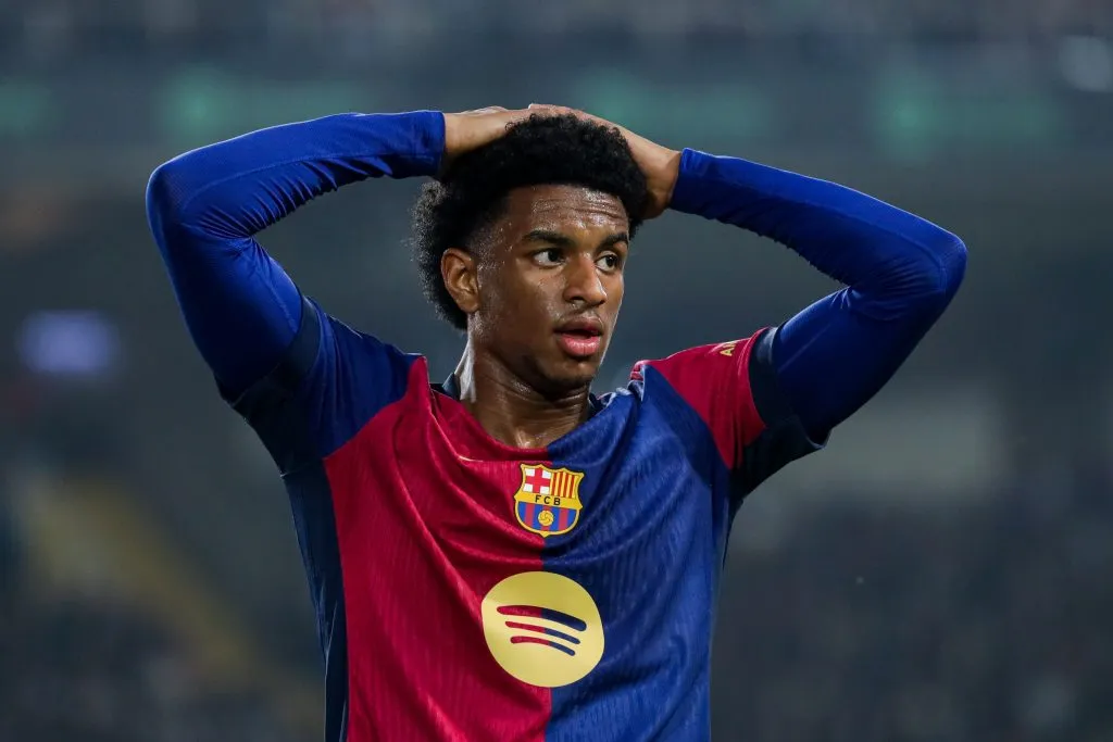 Alejandro Balde pelo Barcelona. (Photo by Judit Cartiel/Getty Images)