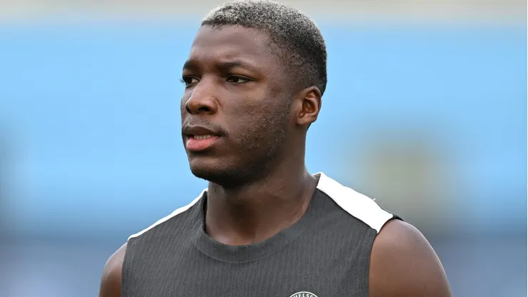 Real Madrid quer tirar Moisés Caicedo do Chelsea, mas contrato longo atrapalha acordo (Photo by David Ramos/Getty Images)