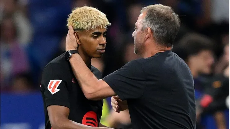 Lamine Yamal e Hansi Flick, treinador do Barcelona (Foto: David Ramos/Getty Images)