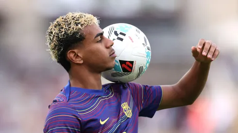 Enquanto os catalães tentam consolidar a liderança da LaLiga após a derrota na Champions, os andaluzes buscam confirmar a recuperação e mirar vagas europeias. (Foto: Judit Cartiel/Getty Images)