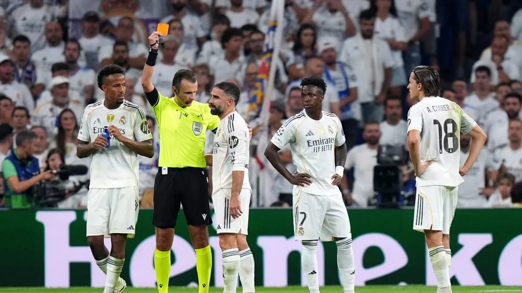Carvajal sendo expulso pelo Real Madrid. Foto: Angel Martinez/Getty Images