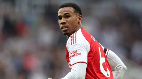 Lesão na coxa afasta Gabriel Magalhães por quatro semanas; Arsenal reestrutura defesa para confrontos com Tottenham, Bayern e Chelsea. Foto: George Wood/Getty Images