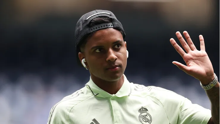 Rodrygo, do Real Madrid, é pedido por fanáticos na vaga de Vini Jr. (Photo by Florencia Tan Jun/Getty Images)