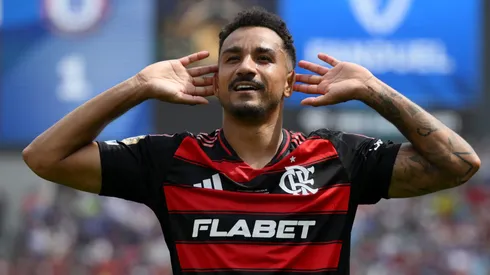 Flamengo deve receber proposta do Milan por Danilo na próxima janela de transferências. (Photo by David Ramos/Getty Images)