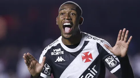 Barcelona é surpreendido e pode perder a contratação do atacante Rayan, do Vasco, para o Tottenham (Photo by Ricardo Moreira/Getty Images)