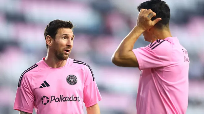 Messi e Suárez em jogo do Inter Miami. Foto: Megan Briggs/Getty Images.