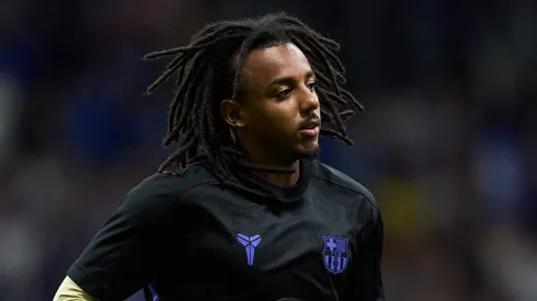 Koundé, do Barcelona, admite superioridade do PSG após derrota na Champions League. (Photo by Juan Manuel Serrano Arce/Getty Images)