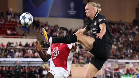 Erling Haaland brilhou no primeiro tempo, mas saiu frustrado: para ele, o Manchester City deixou escapar uma vitória certa diante do Mônaco ao vacilar no segundo tempo. (Photo by Alex Pantling/Getty Images)