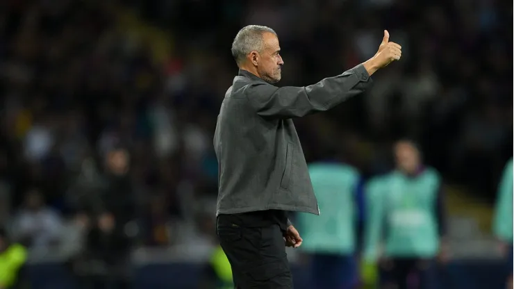 A renovação recompensa o rápido impacto do jovem francês, eleito Golden Boy 2025, e reforça a estratégia do clube de blindar seus principais talentos. (Photo by David Ramos/Getty Images)