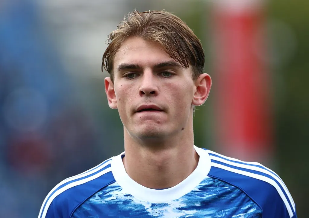 Nico Paz deve voltar ao Real Madrid. Foto: Marco Luzzani/Getty Images