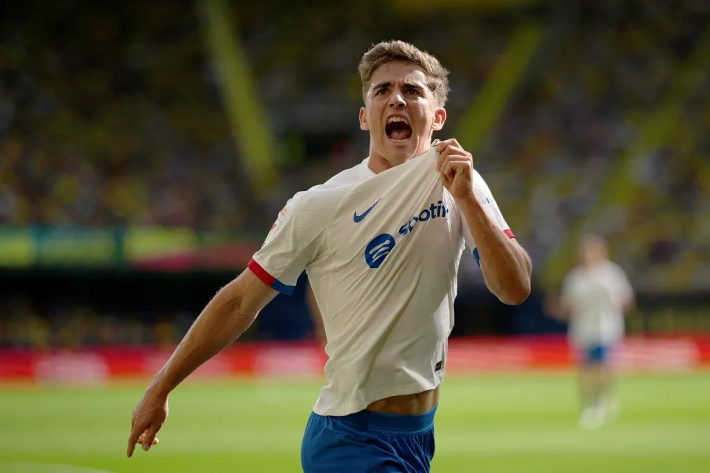 Gavi ama o Barcelona e quer ficar na Espanha. Foto: Alex Caparros/Getty Images