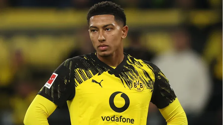 Jobe Bellingham é pivô de atrito entre o Borussia Dortmund e seu pai por falta de minutos. (Photo by Dean Mouhtaropoulos/Getty Images)