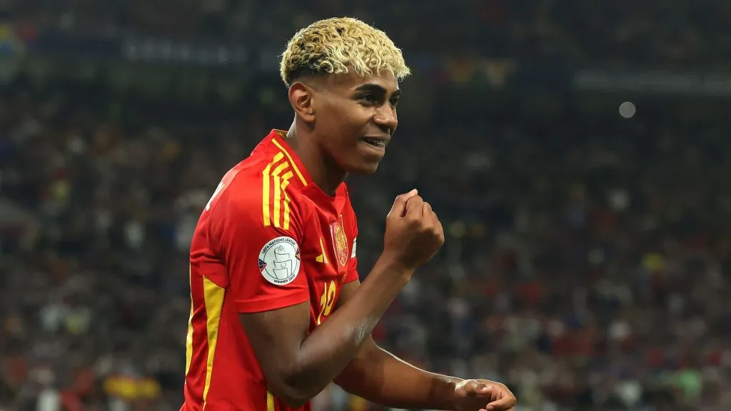 Lamine Yamal terá nova parceria em ataque da Espanha (foto: Alexander Hassenstein/Getty Imagens)