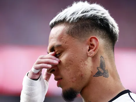 Antony relembra momentos ruins no clube inglês e alega resrespeito