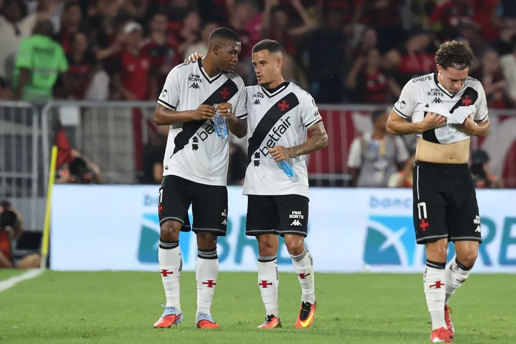 Rayan, ao lado de&nbsp;Philippe Coutinho, pelo Vasco. Jovem jogador é um dos principais na equipe carioca e está chamando atenção de diversos clubes no mercado da bola. (Foto: Wagner Meier/Getty Images)